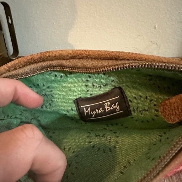 Myra Bag - Cosmetic Bag Hawaiian Print with Cowhide - Picture 3 of 4